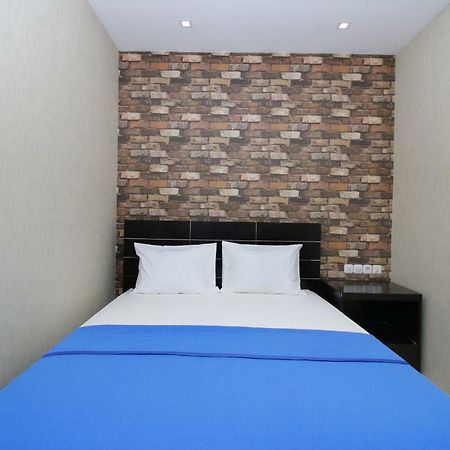 Ostello Kamar Keluarga Kampung Bali III Giacarta Esterno foto